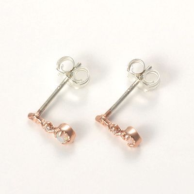 シルバースタッドピアス