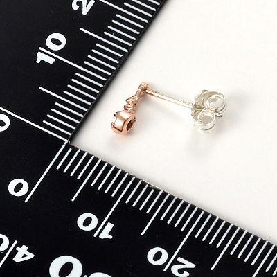 シルバースタッドピアス