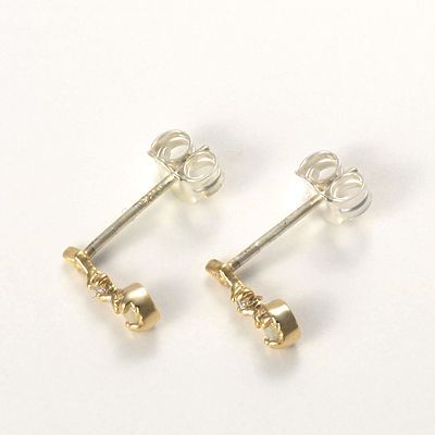 シルバースタッドピアス