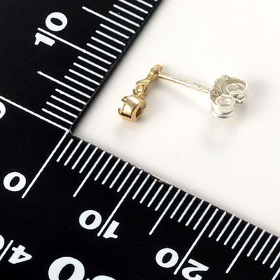 シルバースタッドピアス