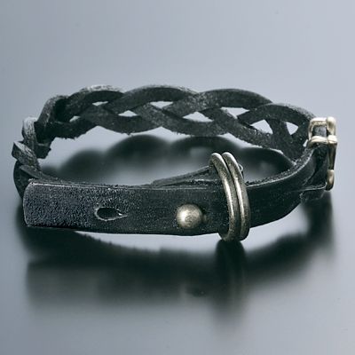 レザーブレスレット