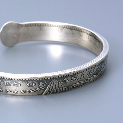 シルバーバングル