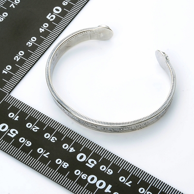 シルバーバングル