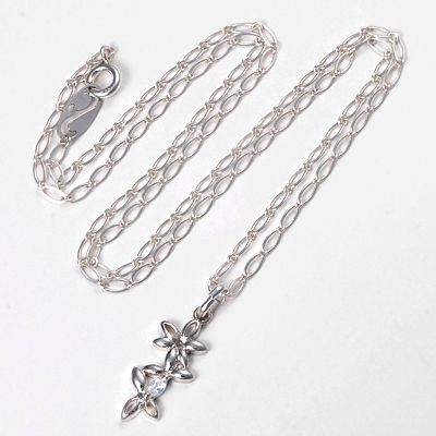 シルバーネックレス