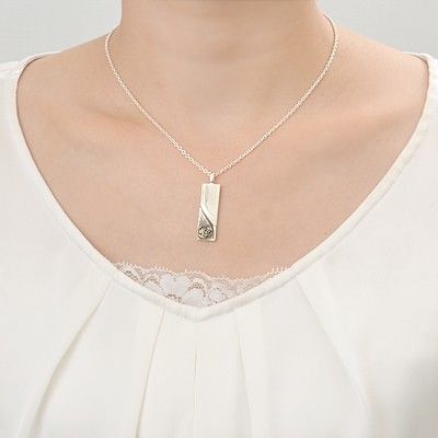 シルバーネックレス