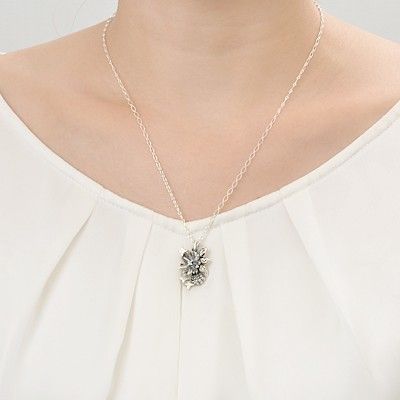 シルバーネックレス