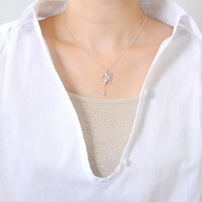 シルバーネックレス