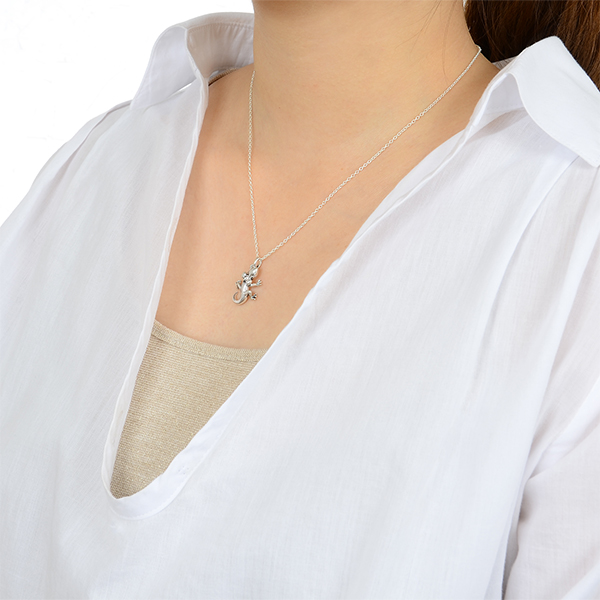 シルバーネックレス