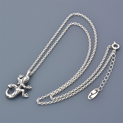 シルバーネックレス