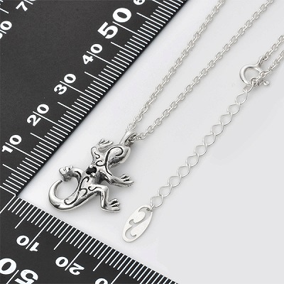 シルバーネックレス