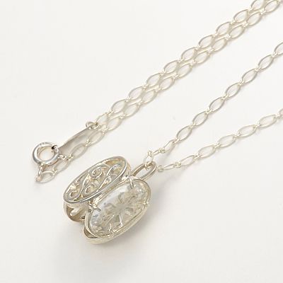 シルバーネックレス