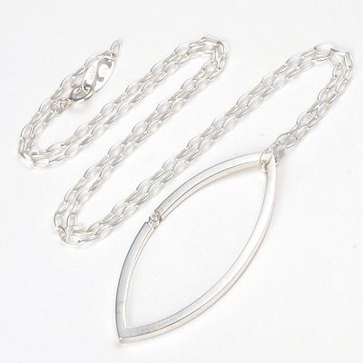 シルバーネックレス