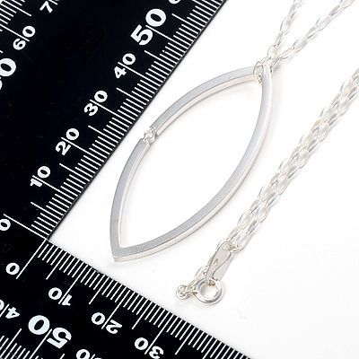 シルバーネックレス