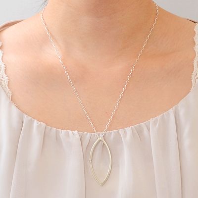 シルバーネックレス