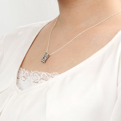 シルバーネックレス