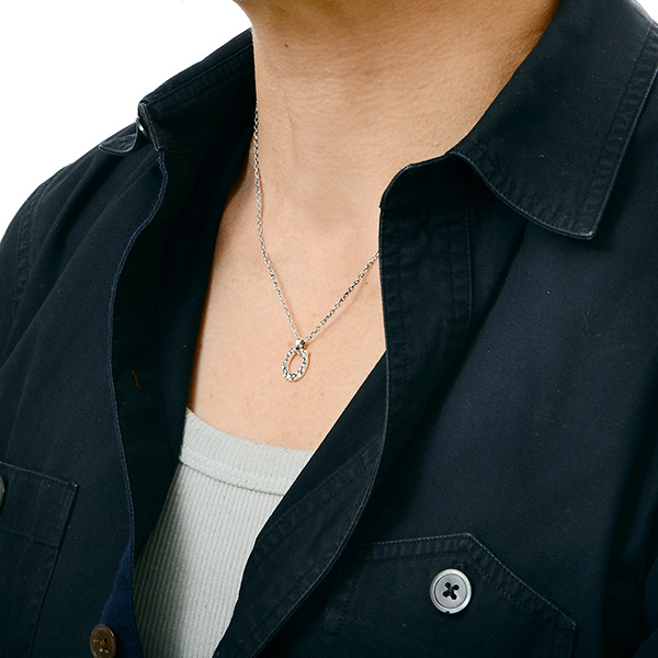 シルバーネックレス