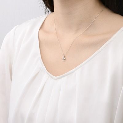 シルバーネックレス