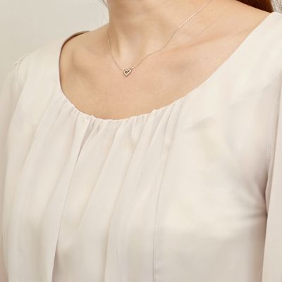 ホワイトゴールドネックレス