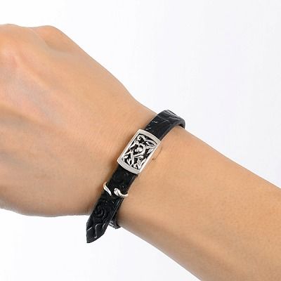 レザーブレスレット