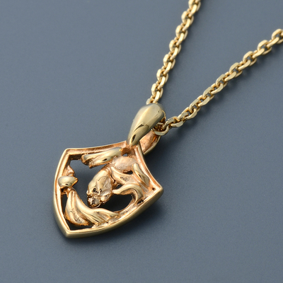 ゴールドネックレス