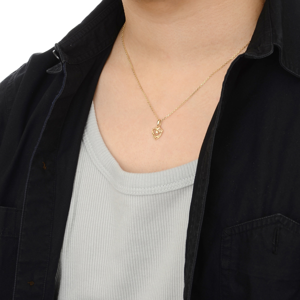 ゴールドネックレス