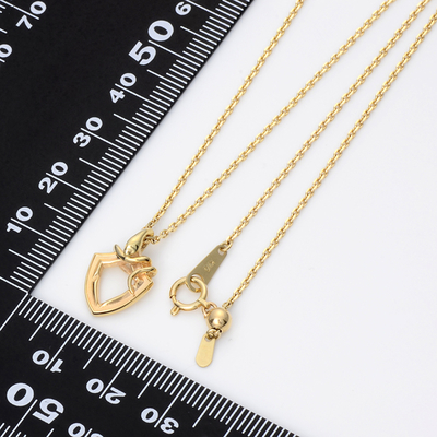 ゴールドネックレス