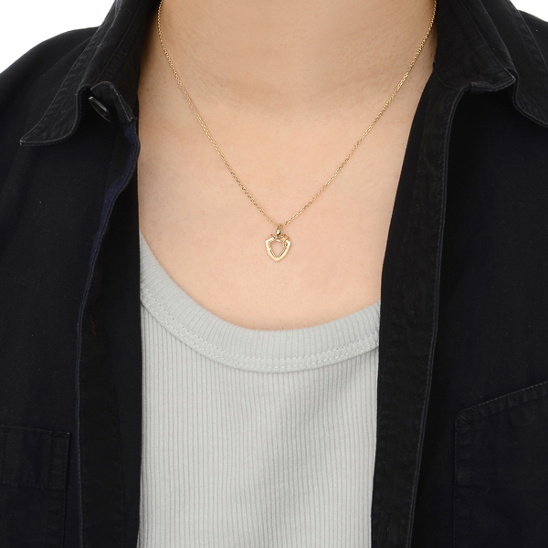 ゴールドネックレス