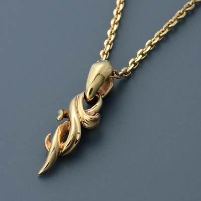 ゴールドネックレス