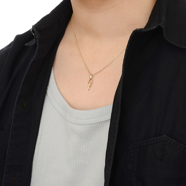 ゴールドネックレス