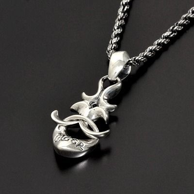 シルバーネックレス