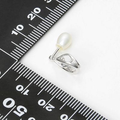 シルバースタッドピアス