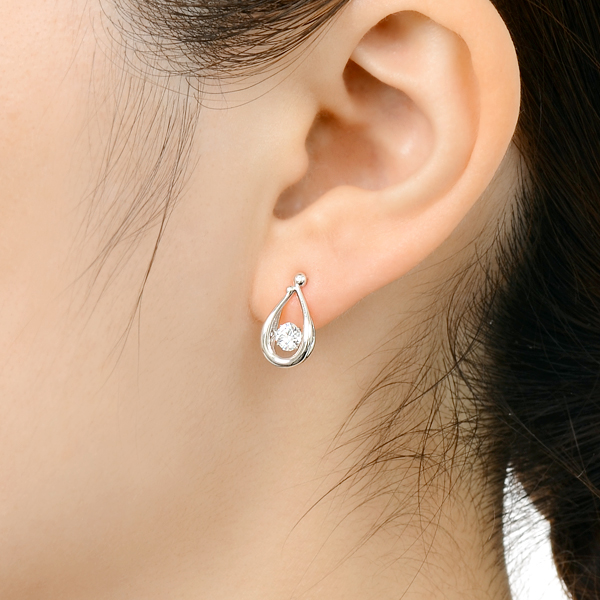 シルバースタッドピアス