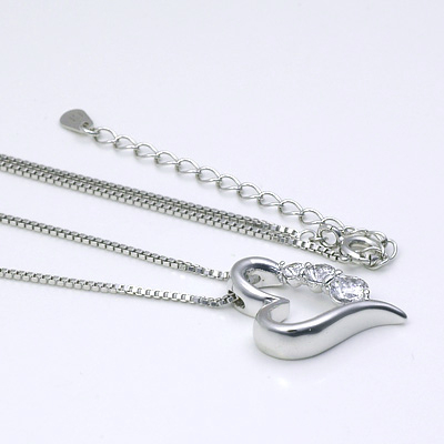 シルバーチェーンネックレス