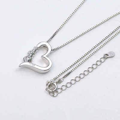 シルバーチェーンネックレス