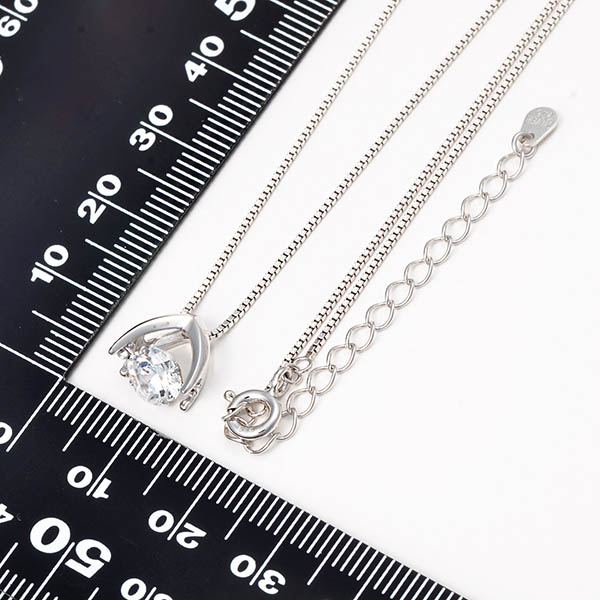 シルバーネックレス