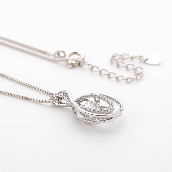 シルバーネックレス