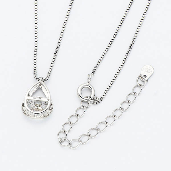 シルバーネックレス