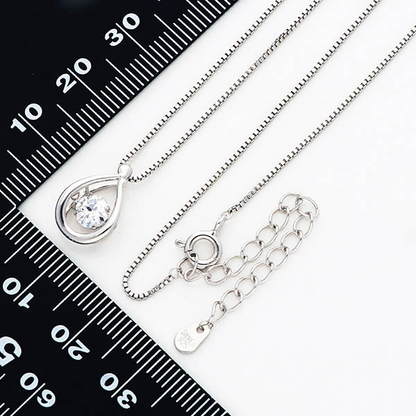 シルバーネックレス