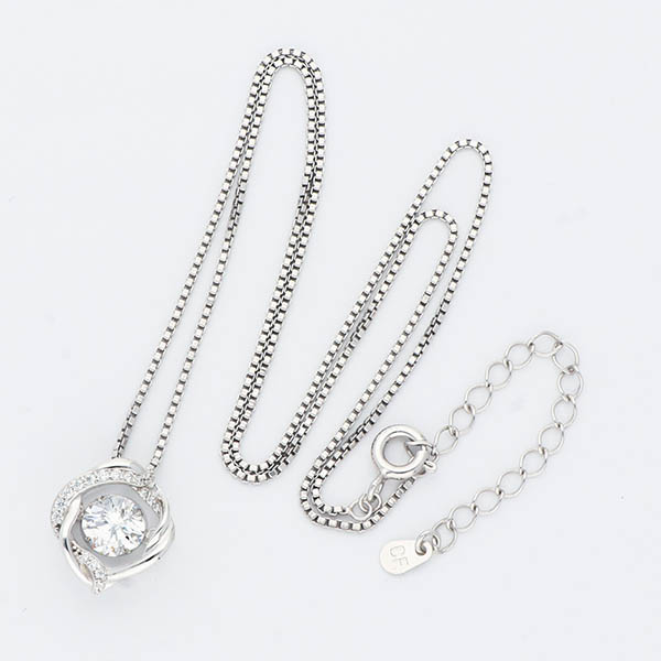 シルバーネックレス