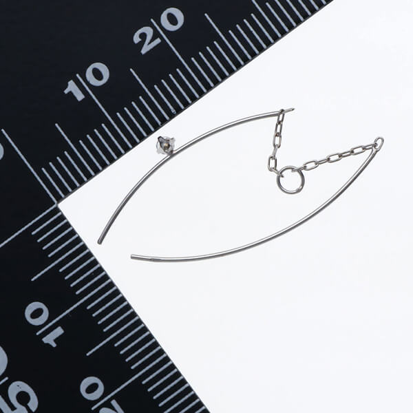 ホワイトゴールドピアス