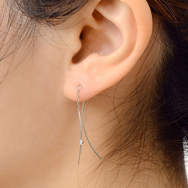 ホワイトゴールドピアス