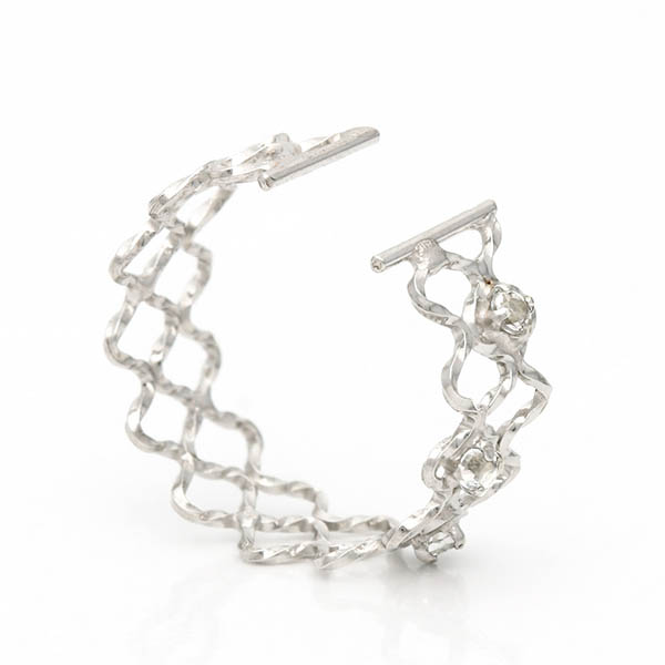 ホワイトゴールドイヤーカフ