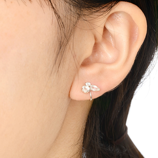 ホワイトゴールドイヤリング