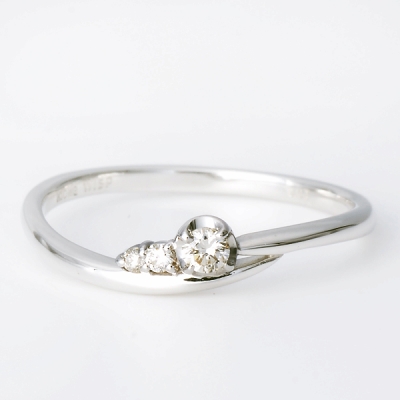 ホワイトゴールドリング