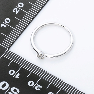 ホワイトゴールドリング