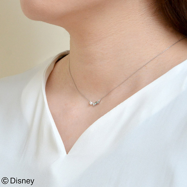 ホワイトゴールドネックレス