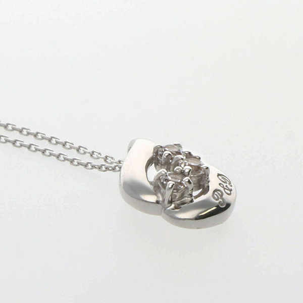 ホワイトゴールドネックレス