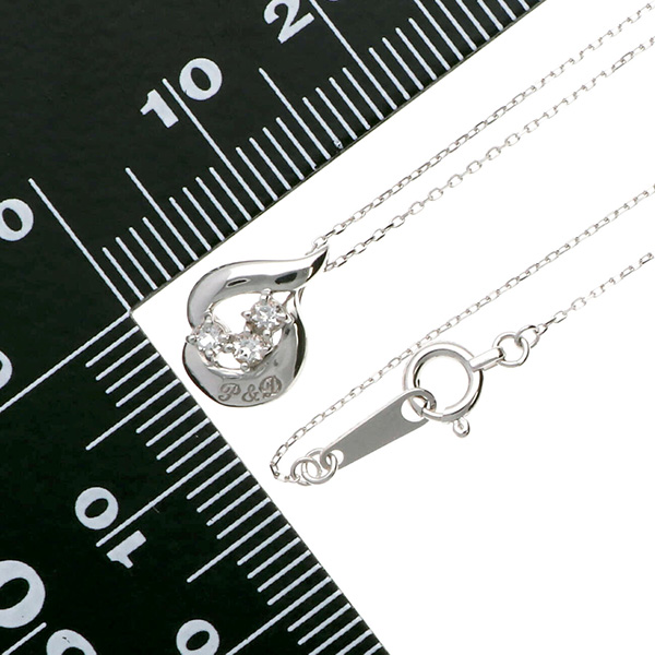 ホワイトゴールドネックレス