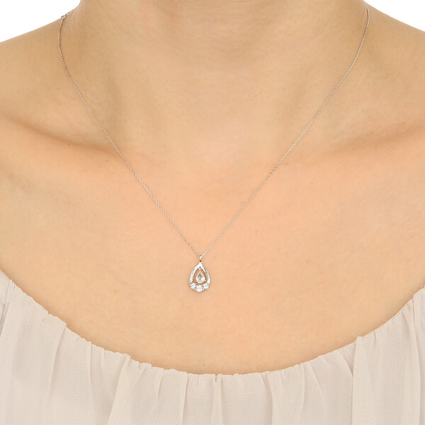 ホワイトゴールドネックレス