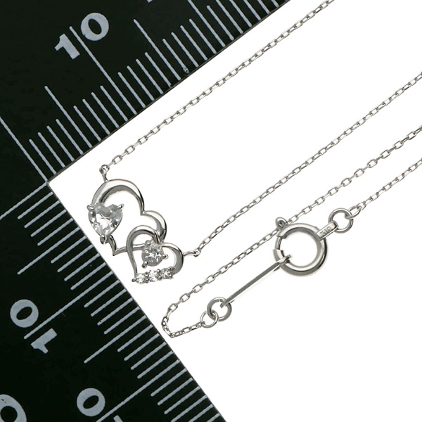 ホワイトゴールドネックレス